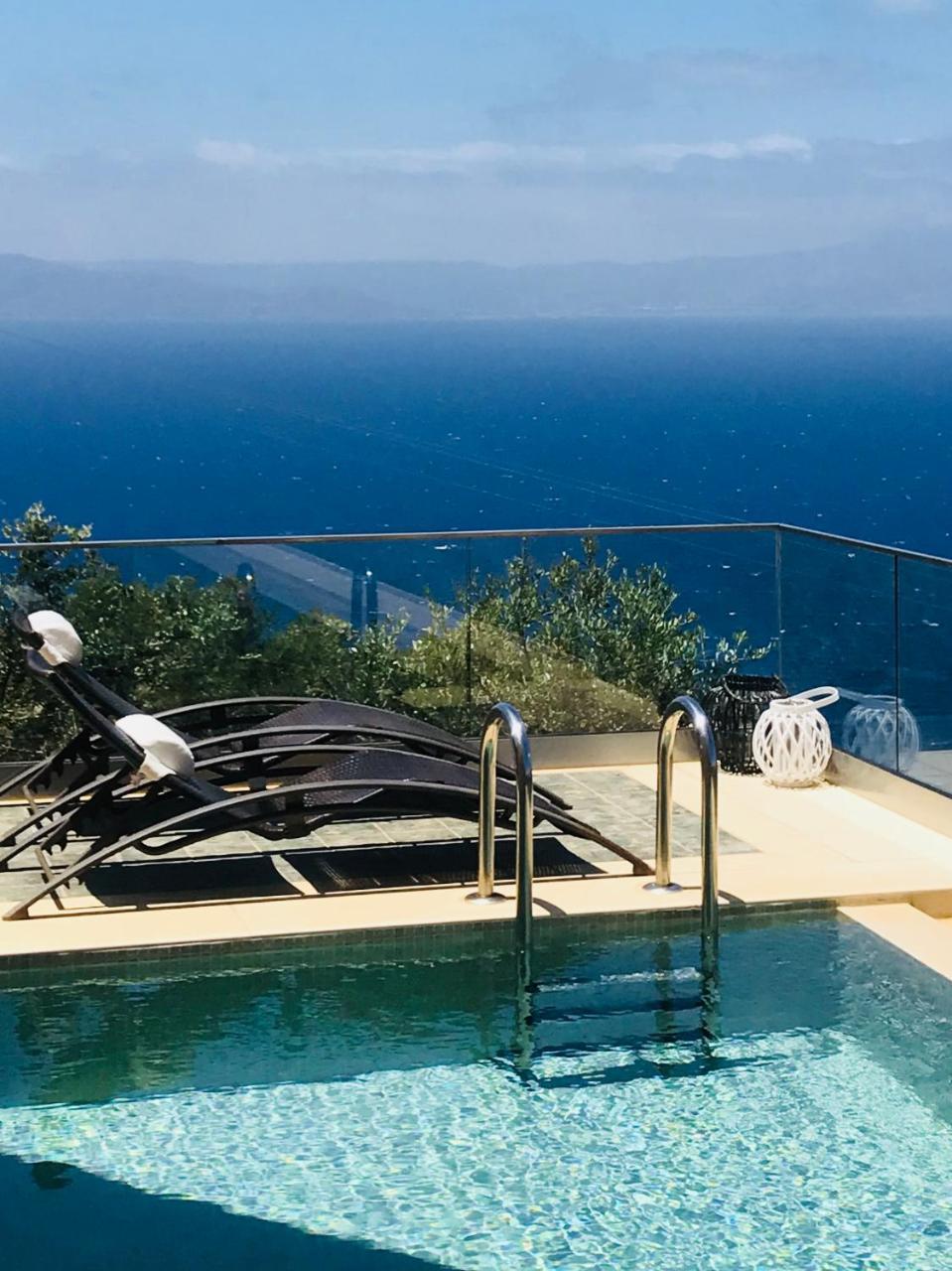 Athina Epavlis - Ethereal Charm Of Blue Horizons Ravdhoúkha Buitenkant foto